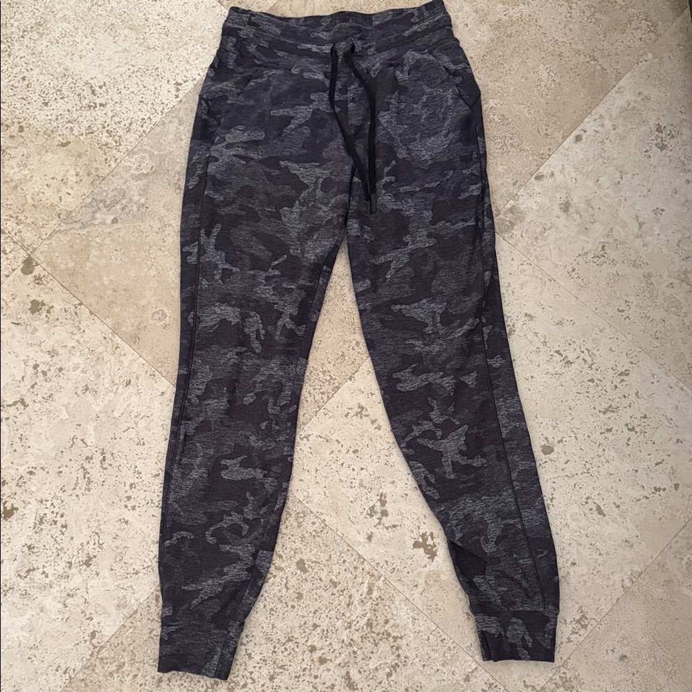 Lululemon Athletica Camouflage Gray Jogger Pants